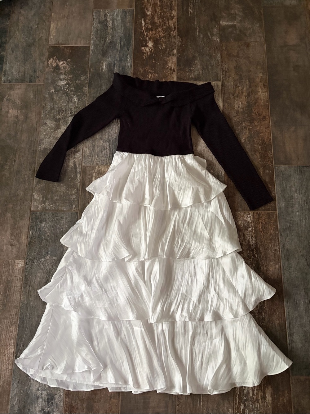 Baltic Born White Tiered Ruffle Maxi Dress - Picture 4 of 11